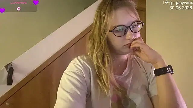 JacyWinslat live