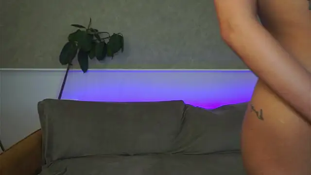 Brunette_Baby live