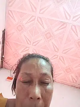 Sweet-Latina-Milf live