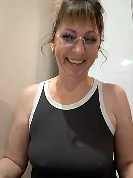 Kitty-MEOWW live