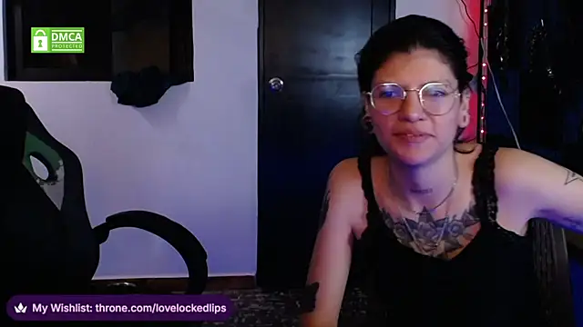 lovelockedlips live