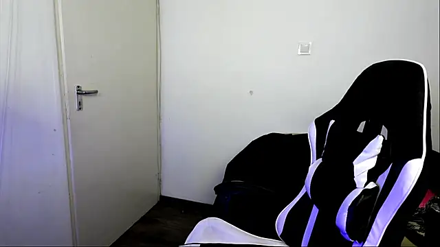 ShyHotNerd live