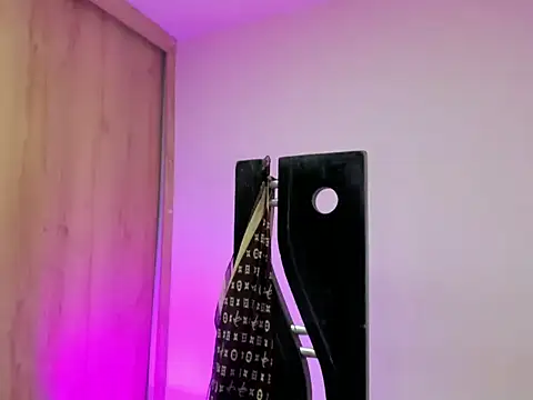 victoria_Ferrara live