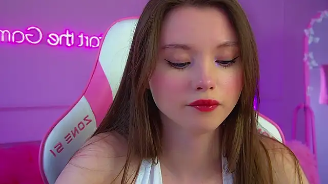 KeiraAsti live