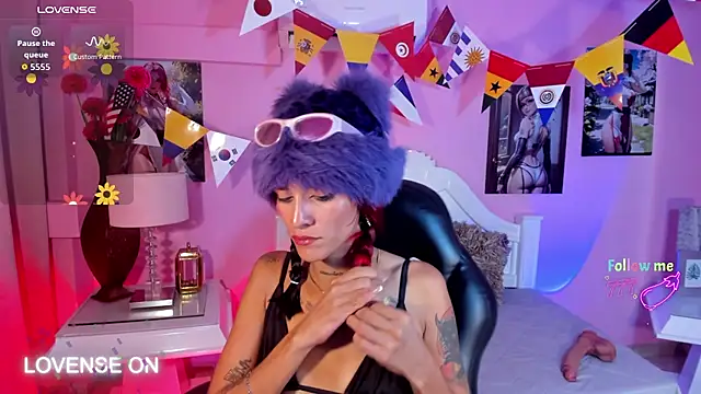 RavynRouge1 live