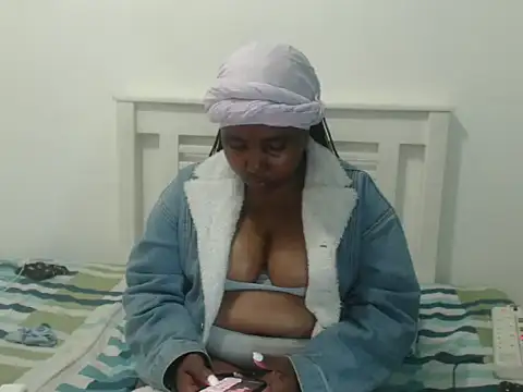 TenderousDoll live