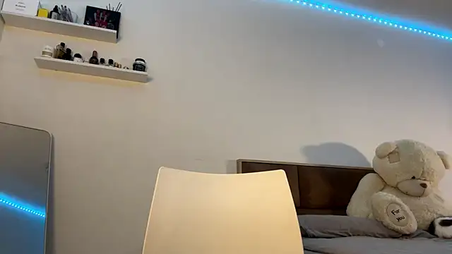 SophieLaine__ live