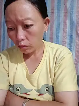 girl-hot2x live