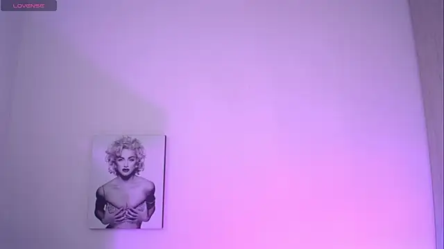 Millie_bobby live