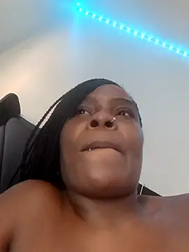 damnshegotass live