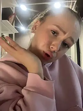 Emi_Sterling live