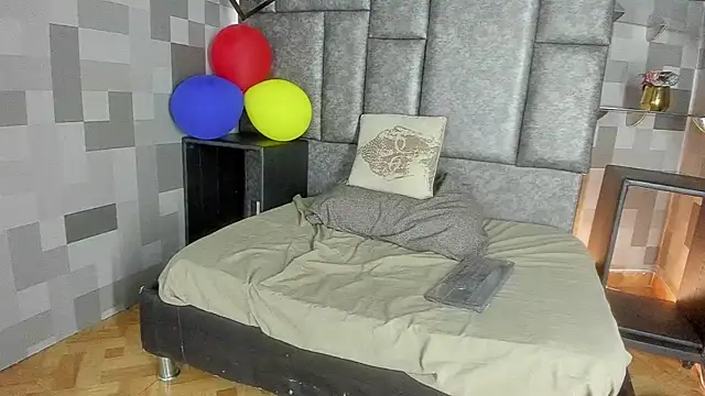 Noemy_Foxxx live