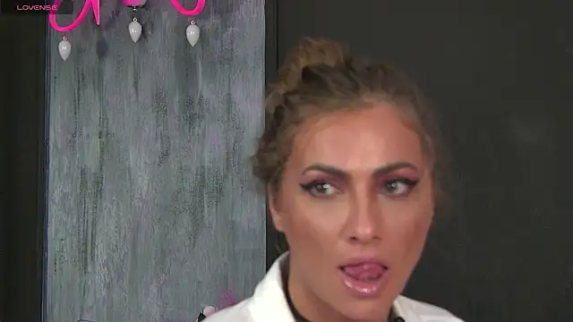 AnneGoddesss live
