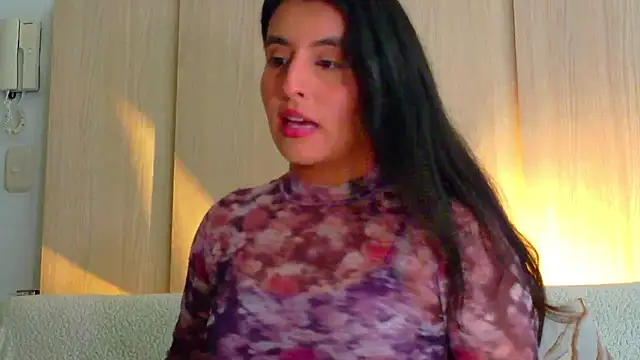 AliishaPss live