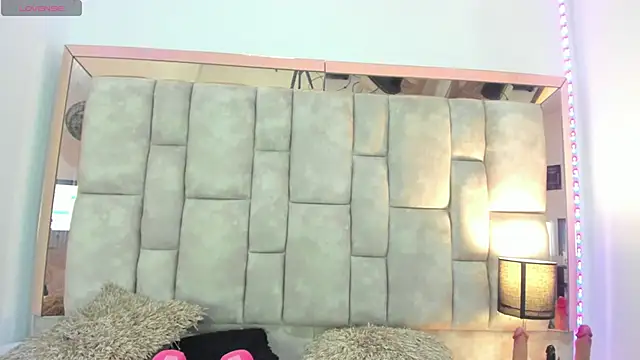 Emma_Sandoval1 live