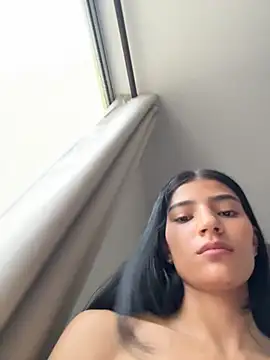 Ema_Rose_ live