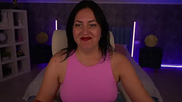 VelvetLuck live