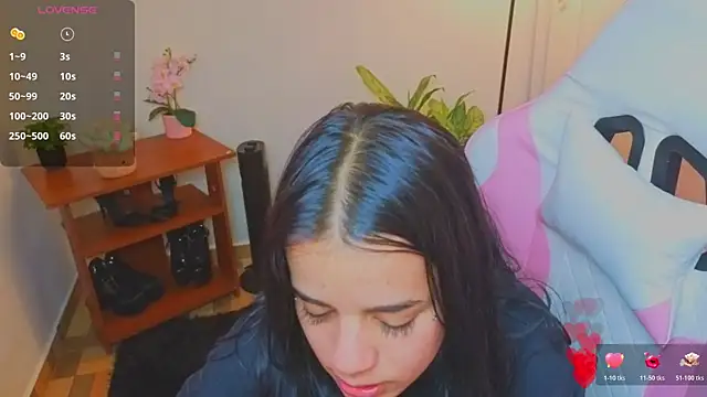 Nicole_Foxx_ live