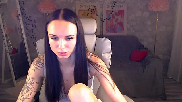NicoleMerz live