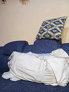 Cute_shy_Linda live
