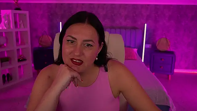 VelvetLuck live