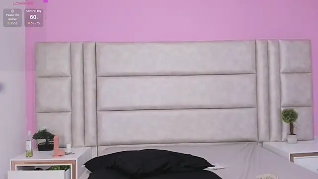 Liia_Collins live