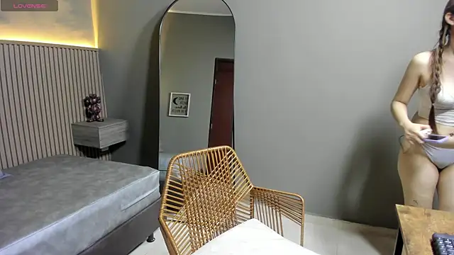 Nikkibabe_ live