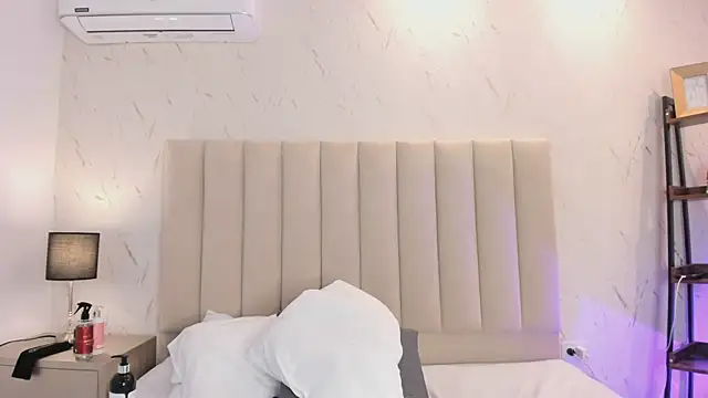 ViolettaRousee_ live