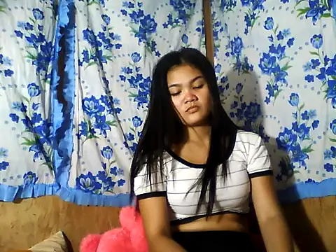 PinaySkinnyJust18 live