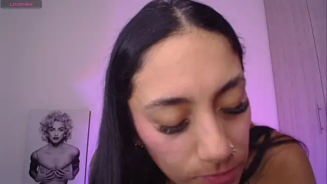 Millie_bobby live