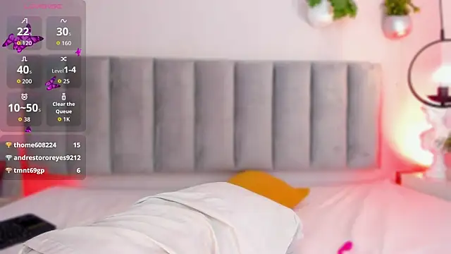 Tina_curly live