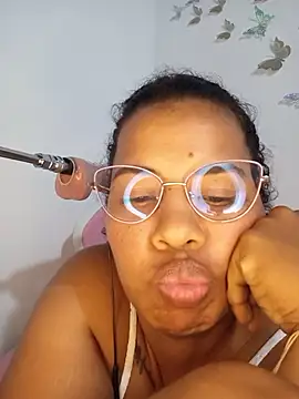 Bigass_Curly02 live