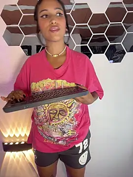 LollaByer live