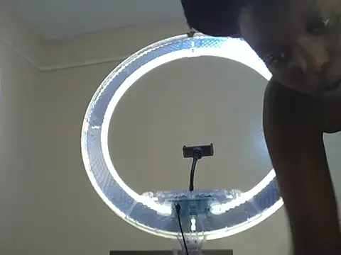 Legit_Queenn live