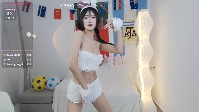 Lucya-a live