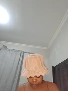 Booty_Teee live