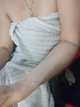 Alone_nothing live