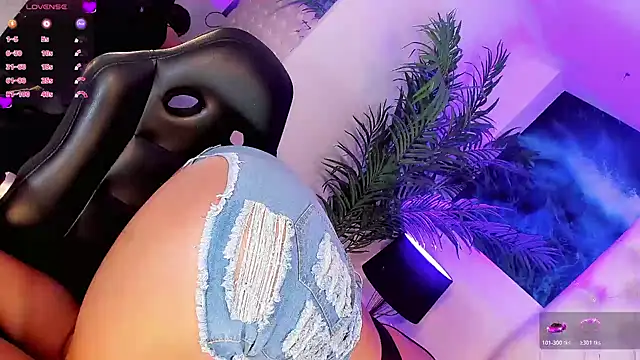 Keira_Fox31 live