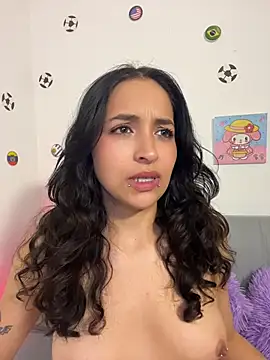 Ariiana_Jones live