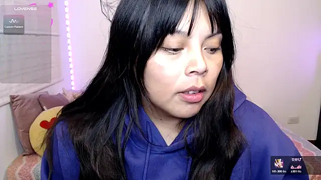 EllieMoonX live