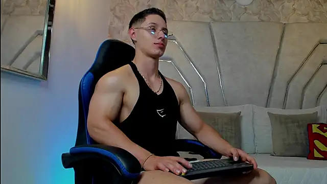 MAXTHOMSON live