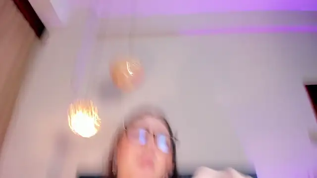 Emilywatsonn live