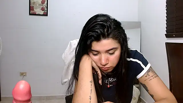 MiaDiamontLatin live