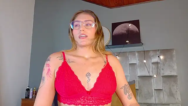 LiaaMoretti__ live
