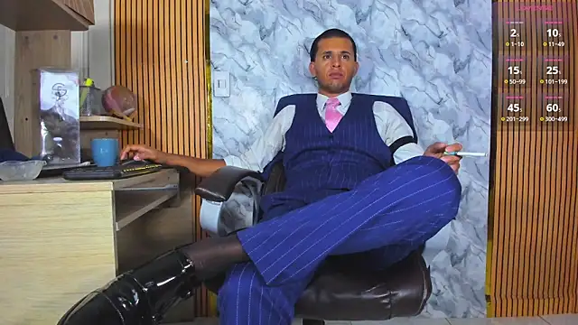 Hideintheoffice live