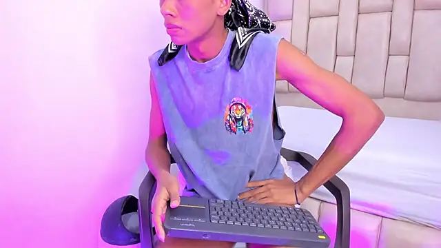 Cuteboyhenrik_os live