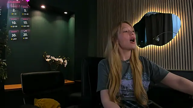 _Mila_Luna_ live