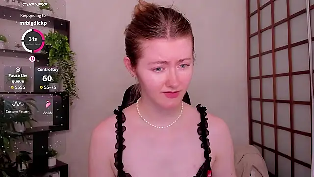 KateCuddle live