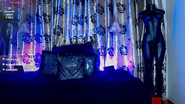 Hecate_doll live