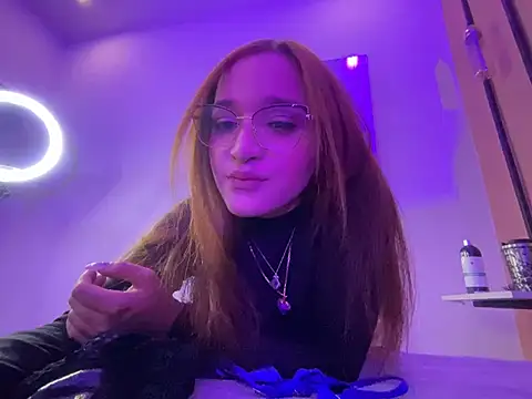 leah_shainee live